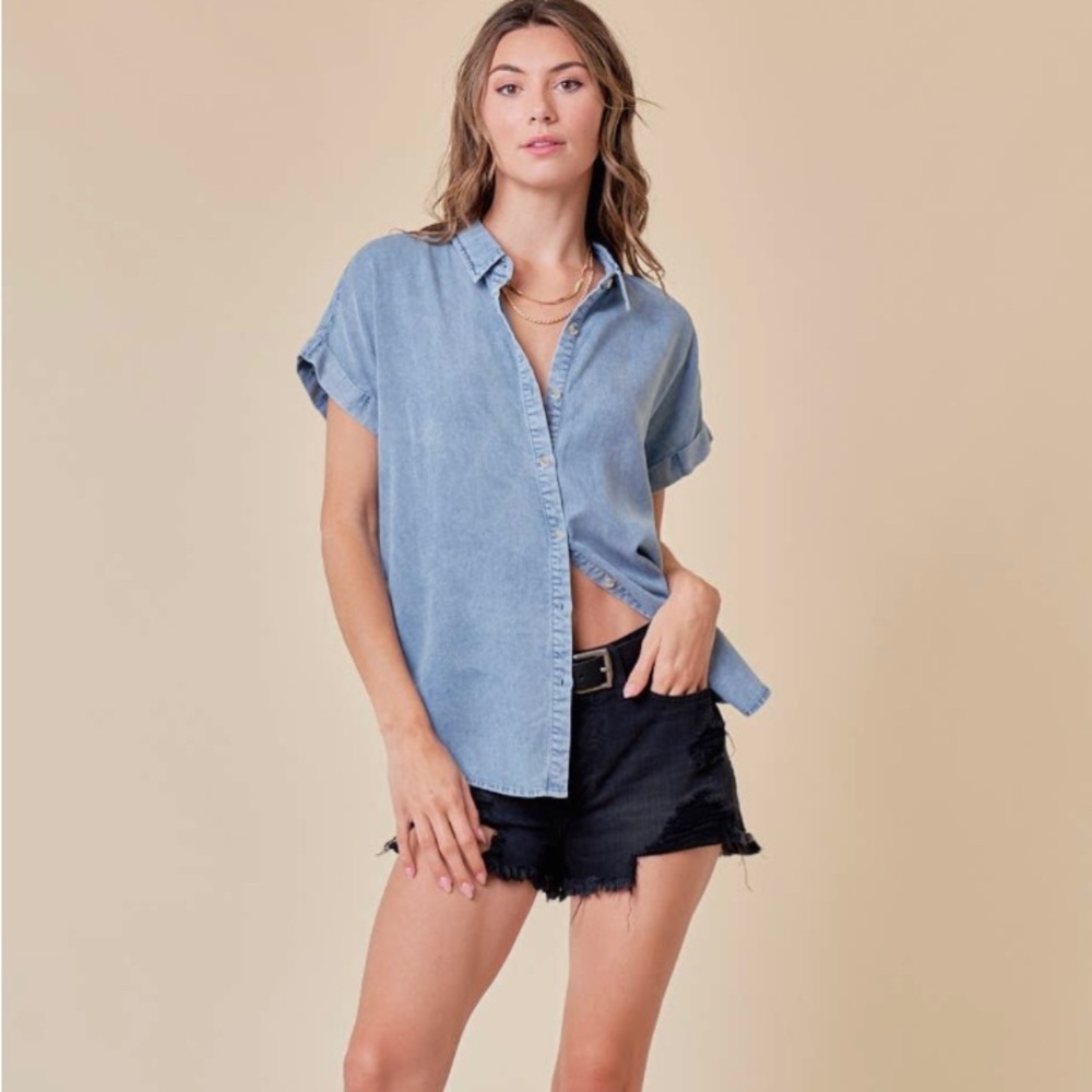 Madewell • Denim Button Down Shirt